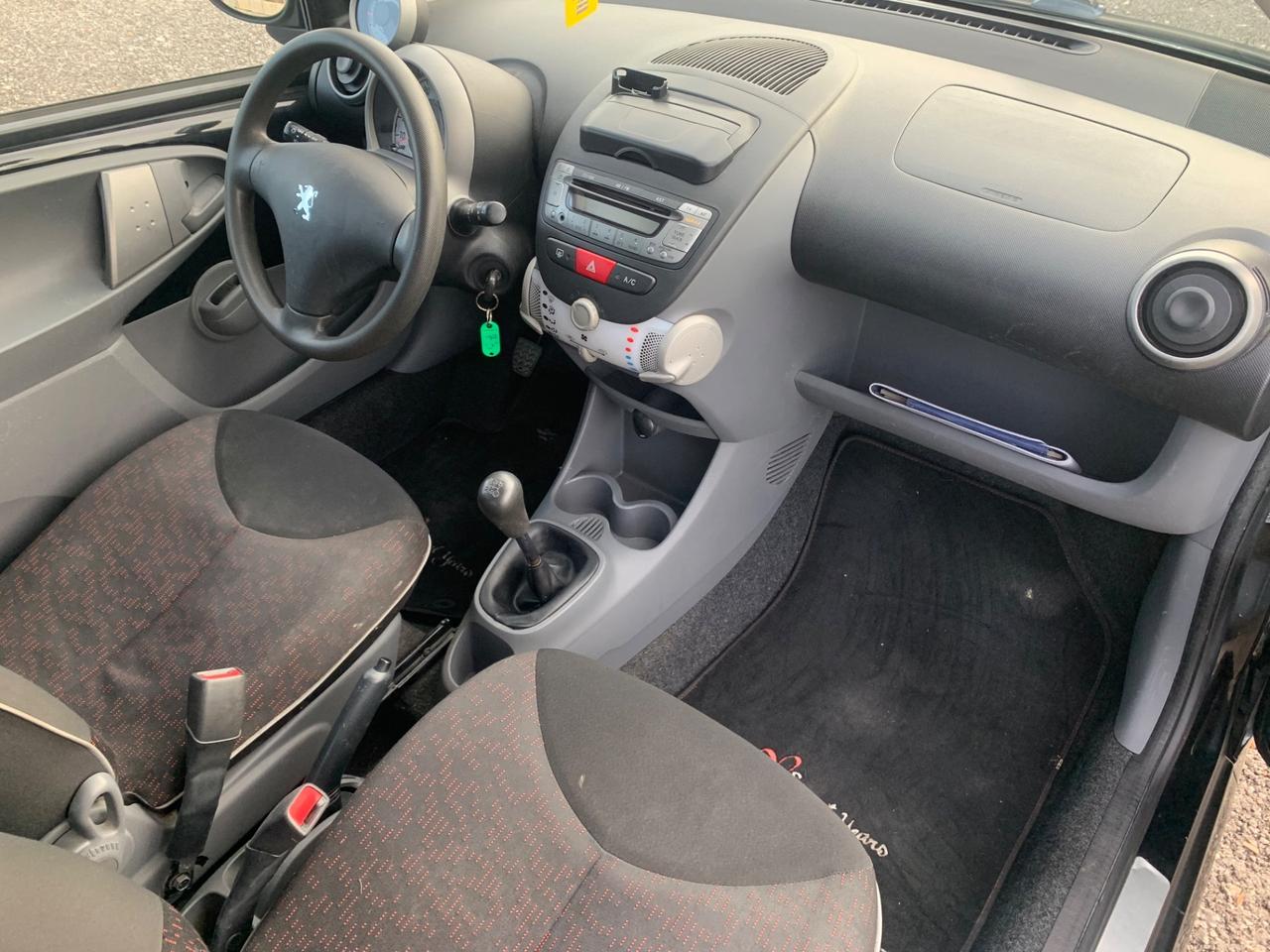 Peugeot 107 1.0 68cv - 12/2010
