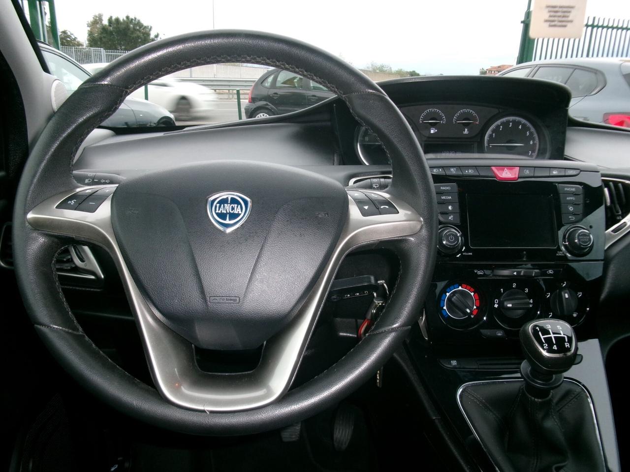 Lancia Ypsilon 1.2 PLATINUM 69CV +600.00 GPL NUOVO