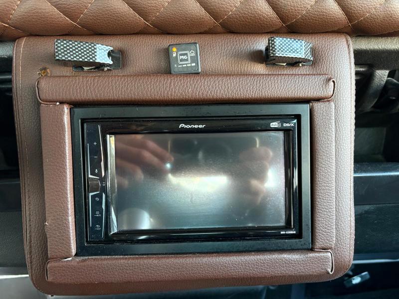 LAND ROVER DEFENDER 90