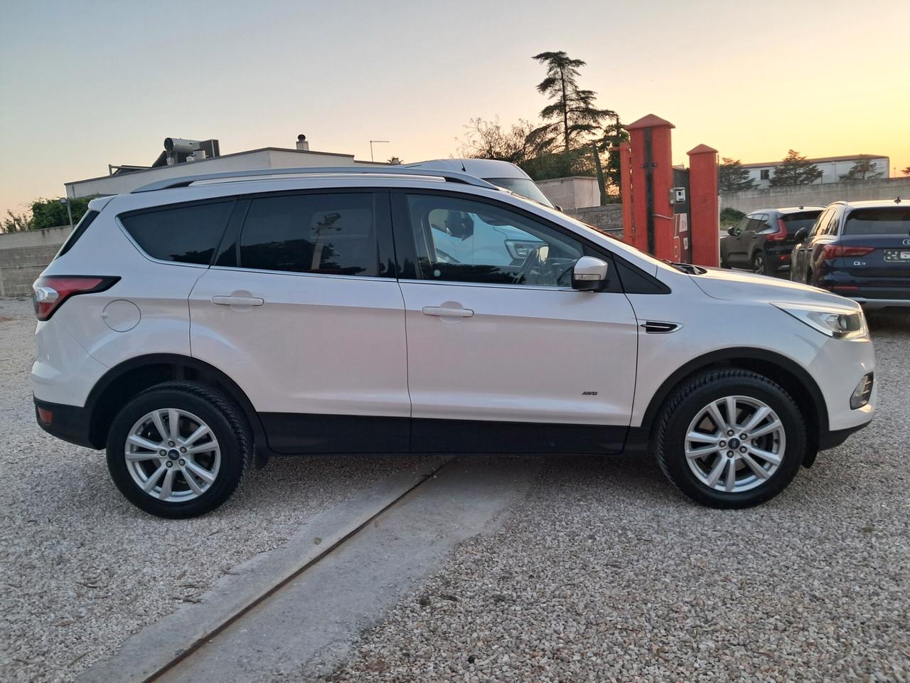 Ford Kuga 2.0 TDCI 150 cv 4WD Powershift Titanium *NAVY-CRUISE*