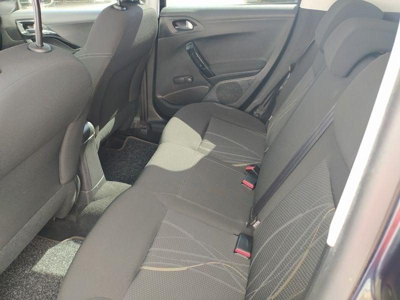Peugeot 208 1.4 hdi Business NAV