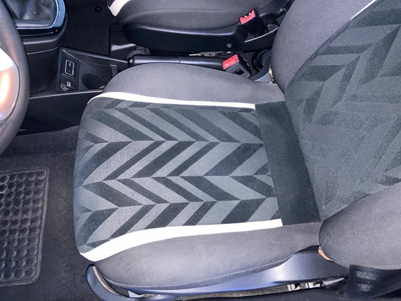 Lancia Ypsilon 1.2 69 CV 5 porte Gold per neopatentati