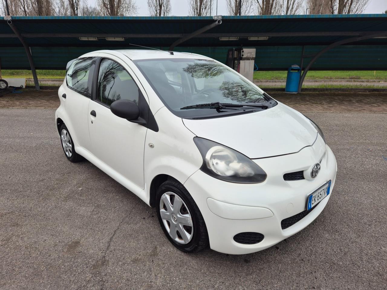 Toyota Aygo 1.0 12V VVT-i 5 porte Deep Ocean Connect