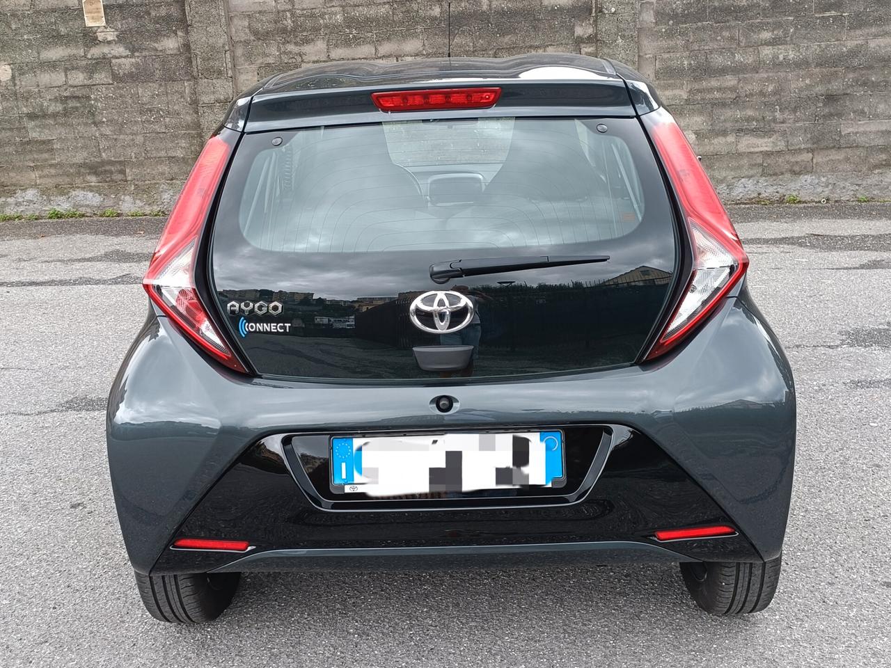 Toyota Aygo Connect 1.0 VVT-i 72 CV 5 porte x-play