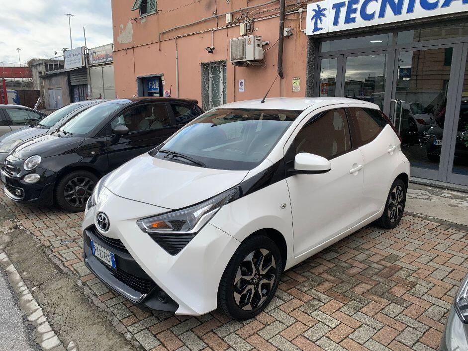 Toyota Aygo Connect 1.0 VVT-i 72 CV 5 porte x-clusiv