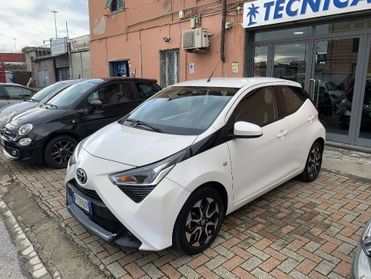Toyota Aygo Connect 1.0 VVT-i 72 CV 5 porte x-clusiv