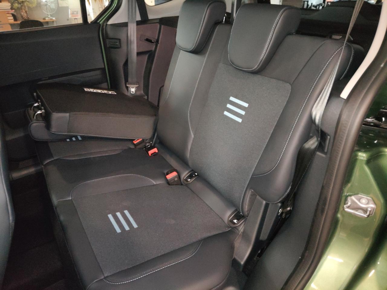 Ford Tourneo Courier 1.0 EcoBoost Powershift Titanium