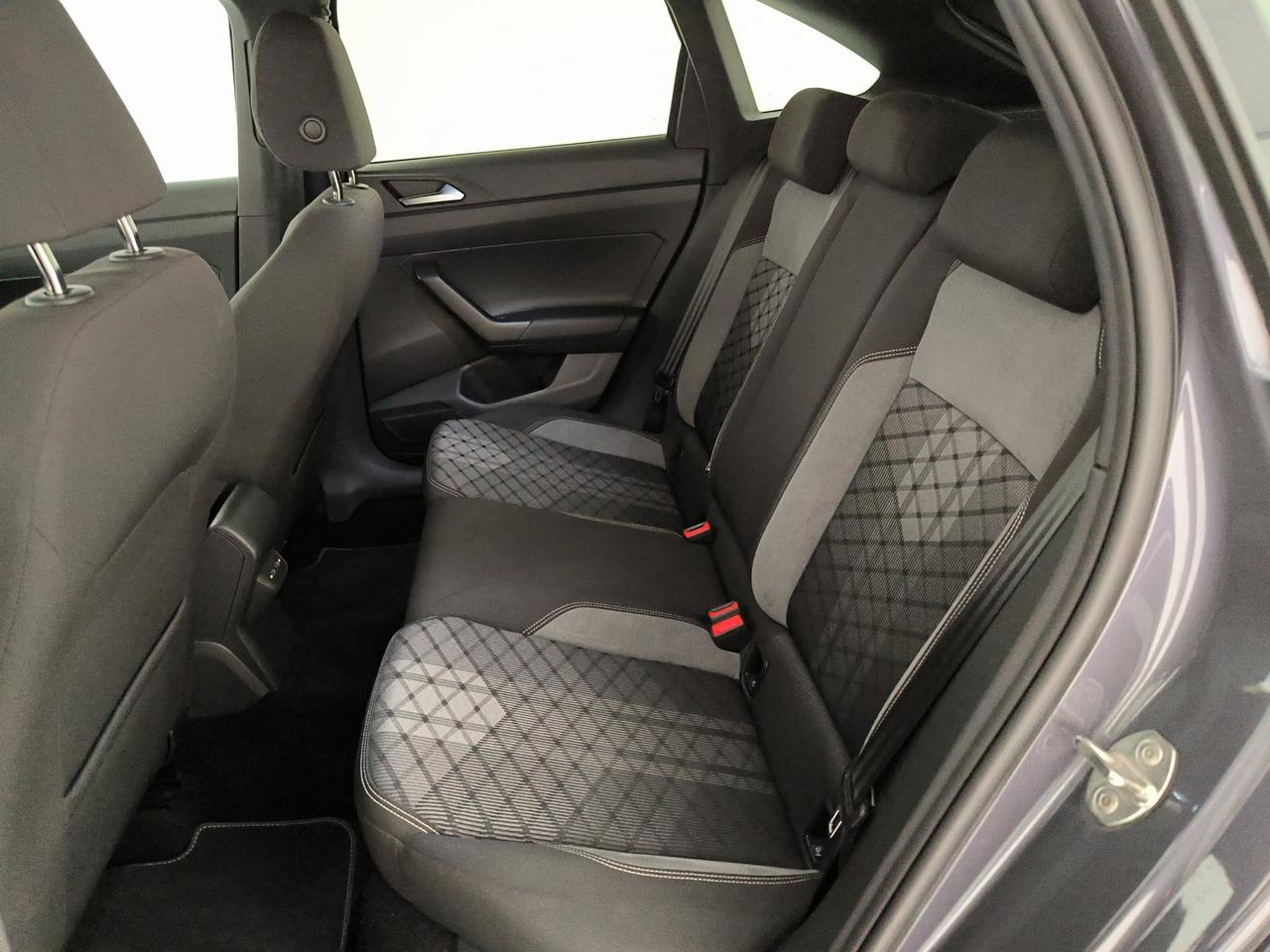 Volkswagen Taigo 1.0 tsi r-line 110cv