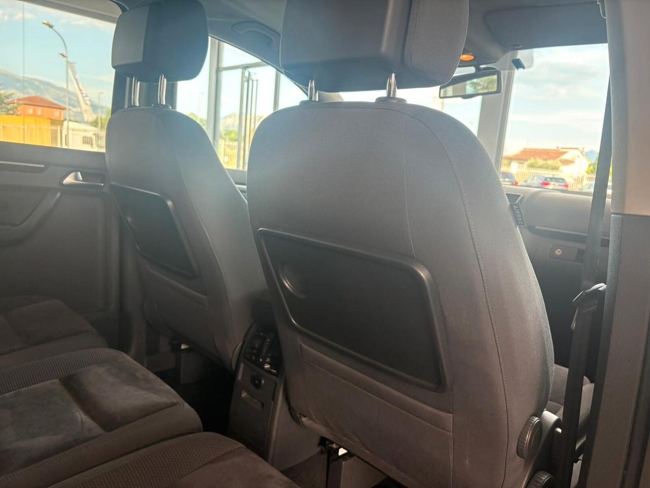 Volkswagen Touran Business 1.4 DSG Highline EcoFuel