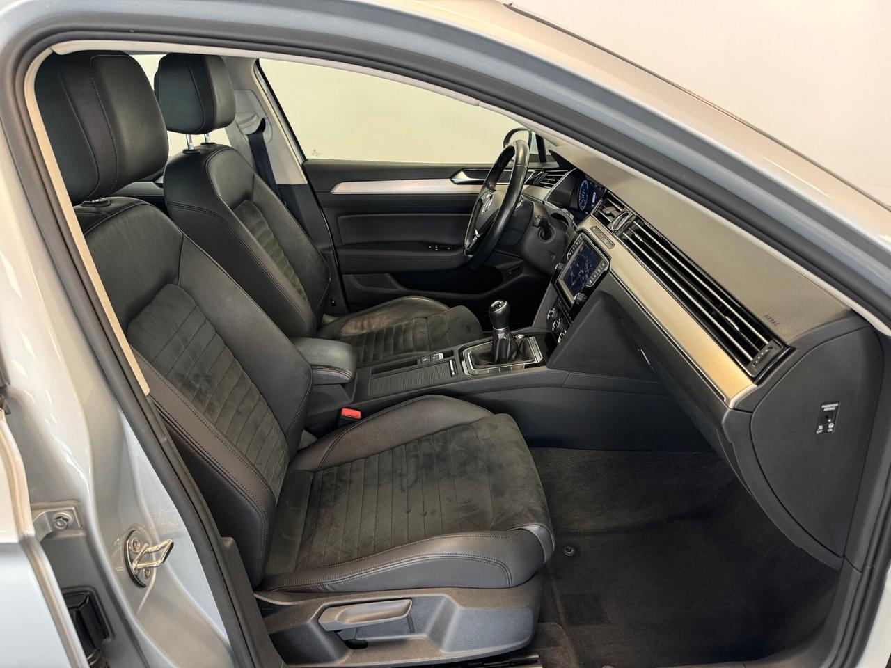 Volkswagen Passat Variant 2.0 TDI Highline BlueMotion Technology XENON PELLE NAVI