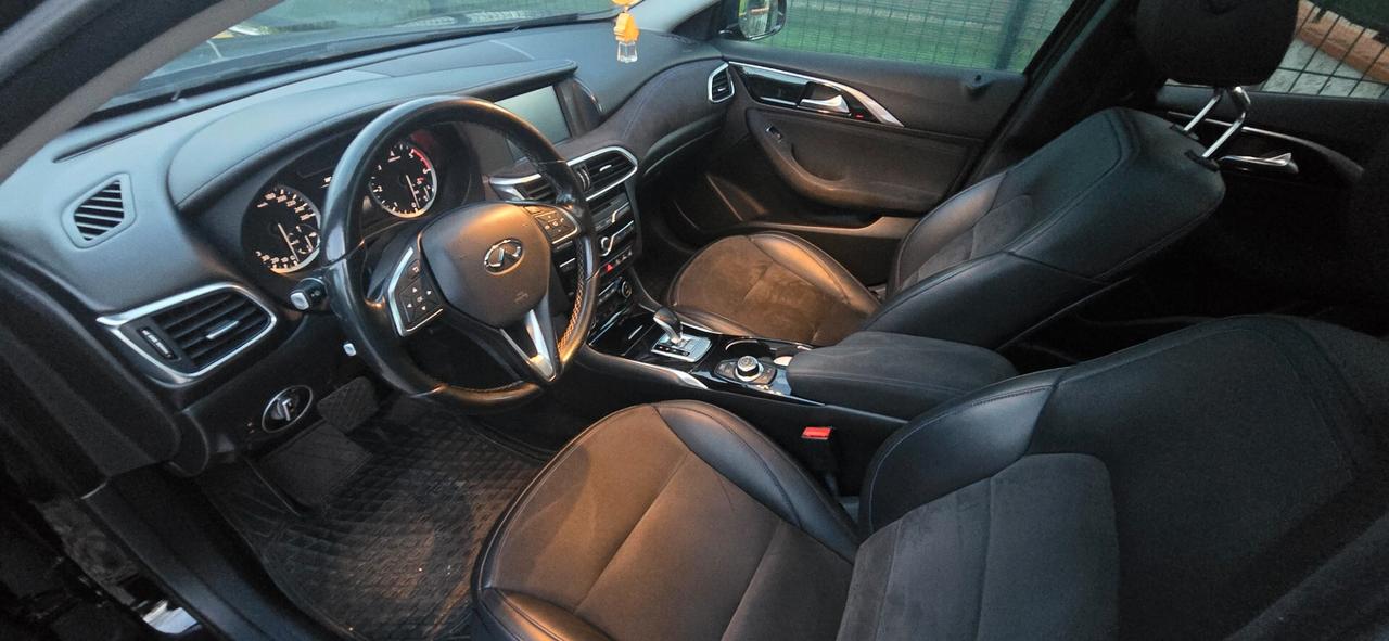 Infiniti Q30 Infinity