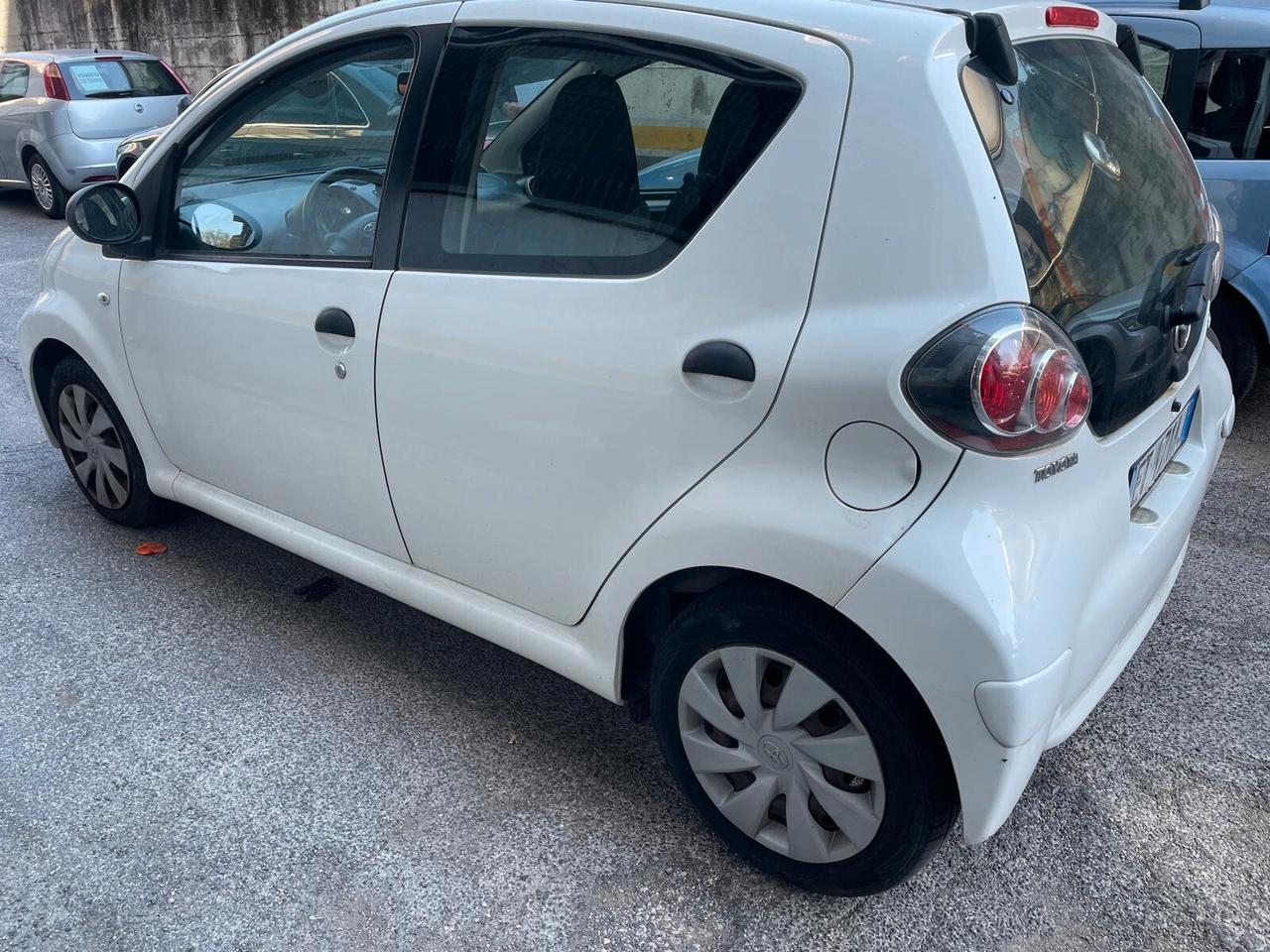 Toyota Aygo 1.0 12V VVT-i 5 porte Cool Soda Connect