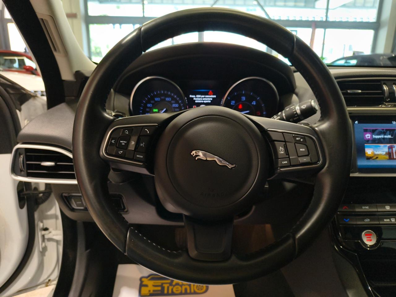 Jaguar XE 2.0 D Turbo 180CV aut. Portfolio