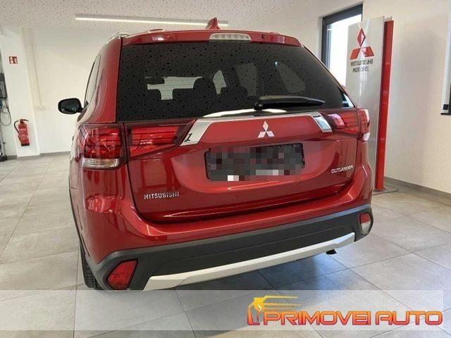 MITSUBISHI Outlander 2.2 DI-D 4WD AT