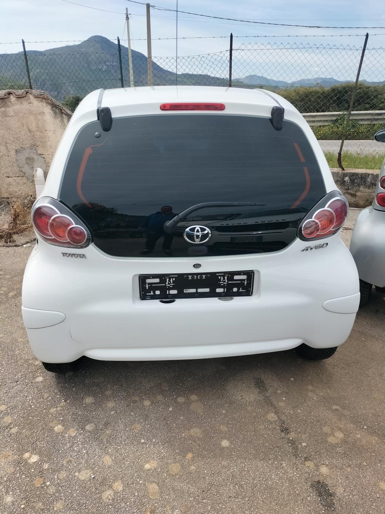 Toyota Aygo 1.0 - BENZINA - 68CV