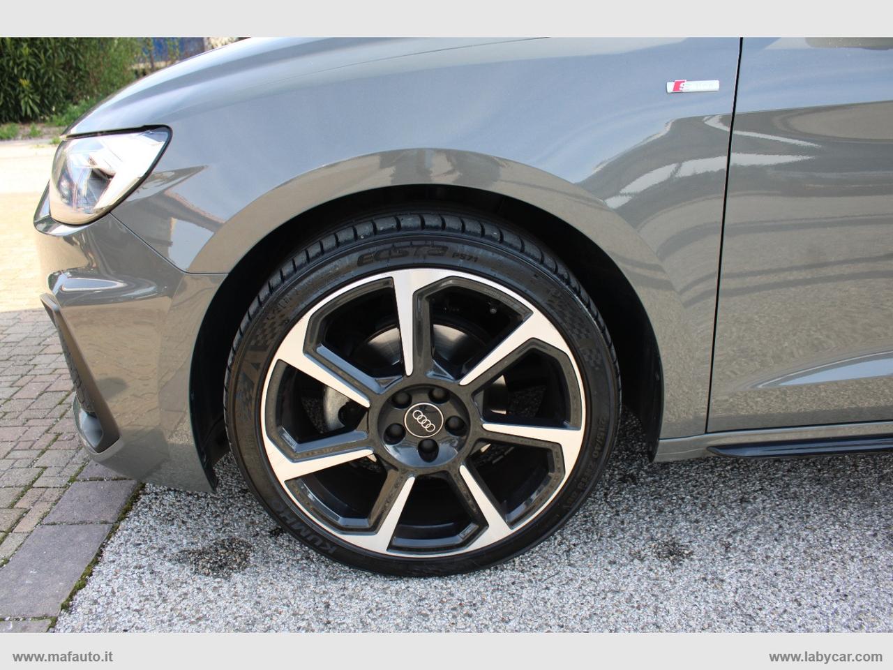 AUDI A1 SPB 30 TFSI S tronic Identity Black SLINE