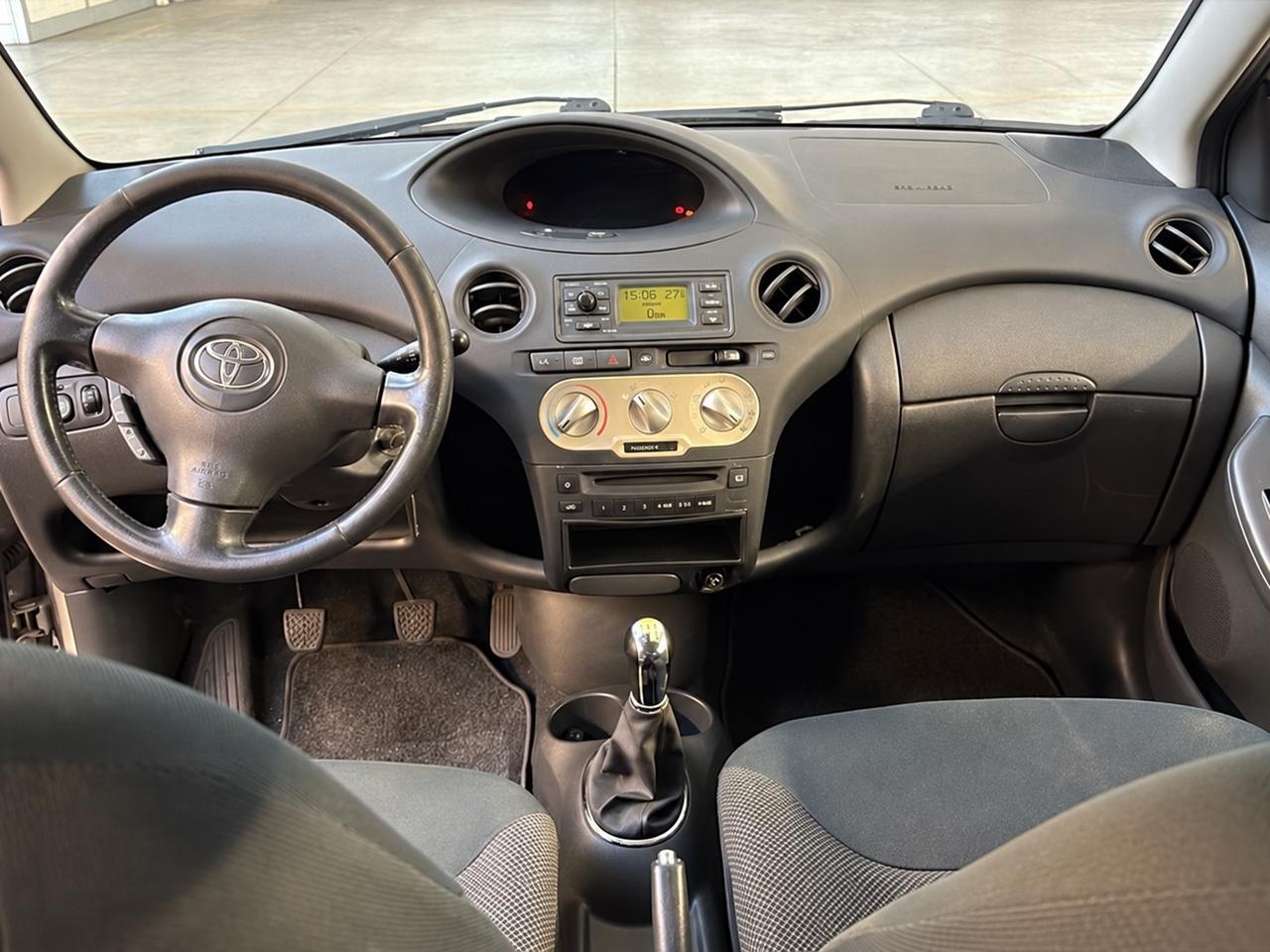 Toyota Yaris 1.0i 16V cat 3 porte Sol