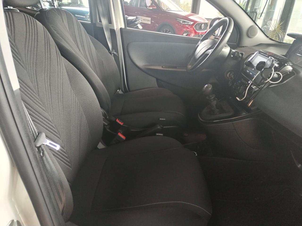 Lancia Ypsilon Hybrid Gold