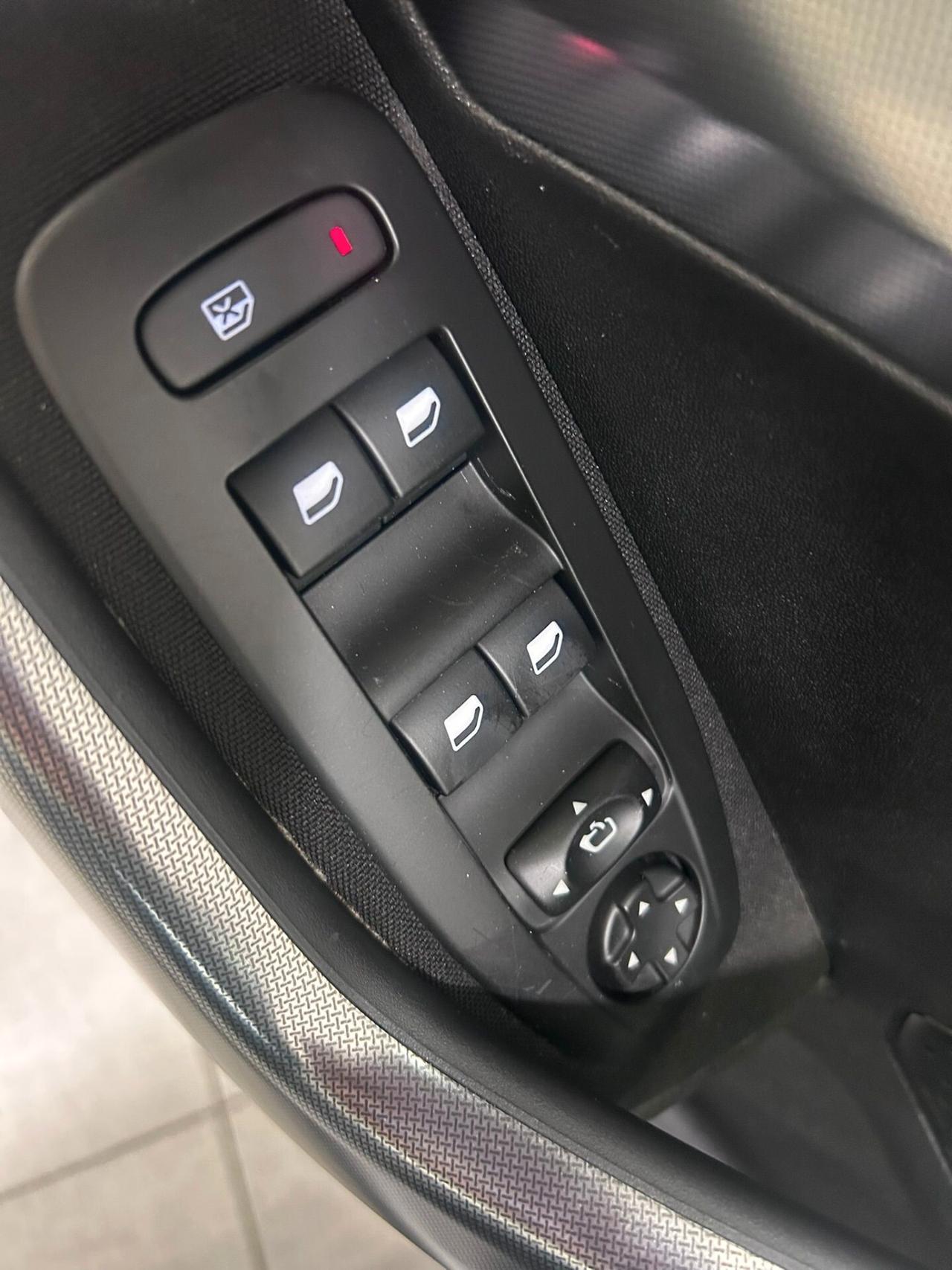 Peugeot 2008 1.6 HDi 92CV S&S Allure 2014