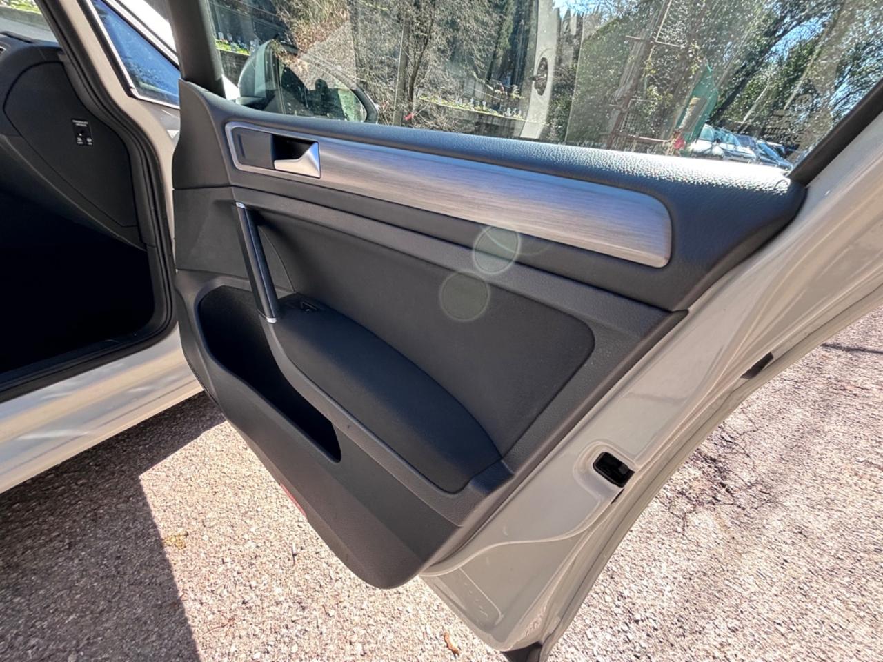 Volkswagen Golf Business 1.4 TGI DSG 5p. Comfortline BlueMotion