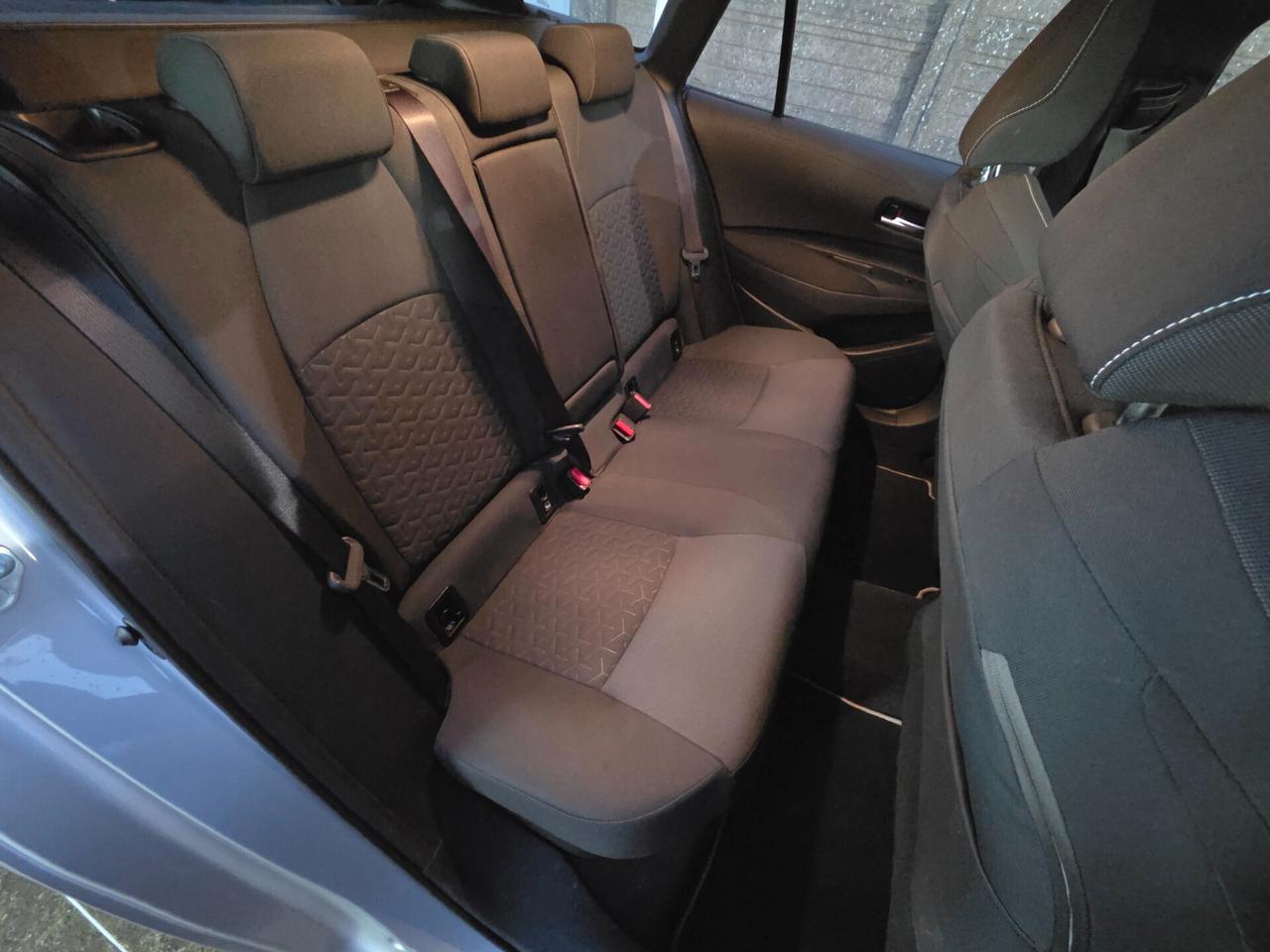 Toyota Corolla Touring Sports 1.8 Hybrid Business Tech