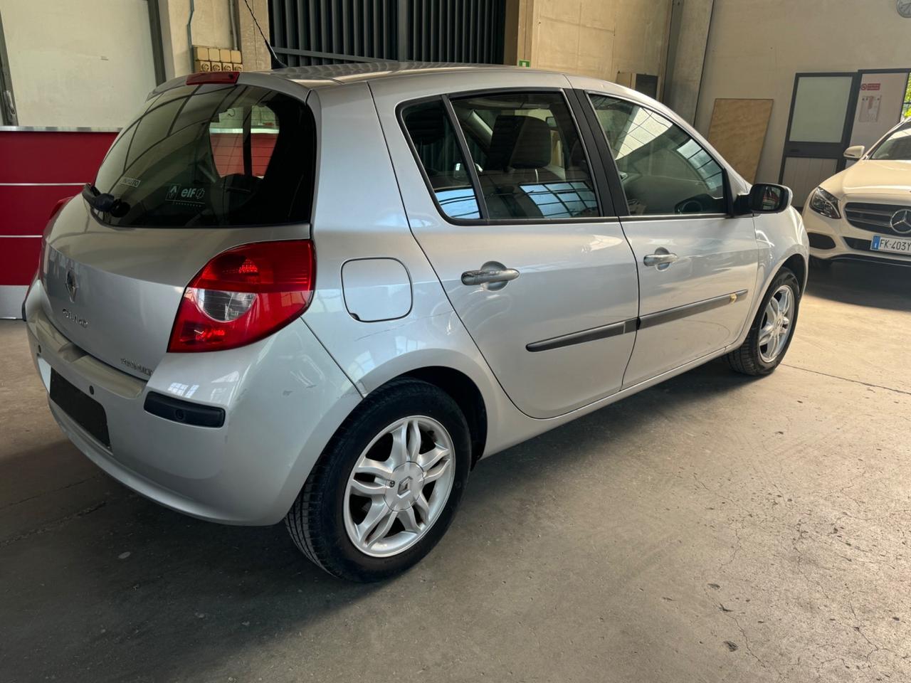 Renault Clio 1.6 5 porte CAMBIO AUTOMATICO GPL