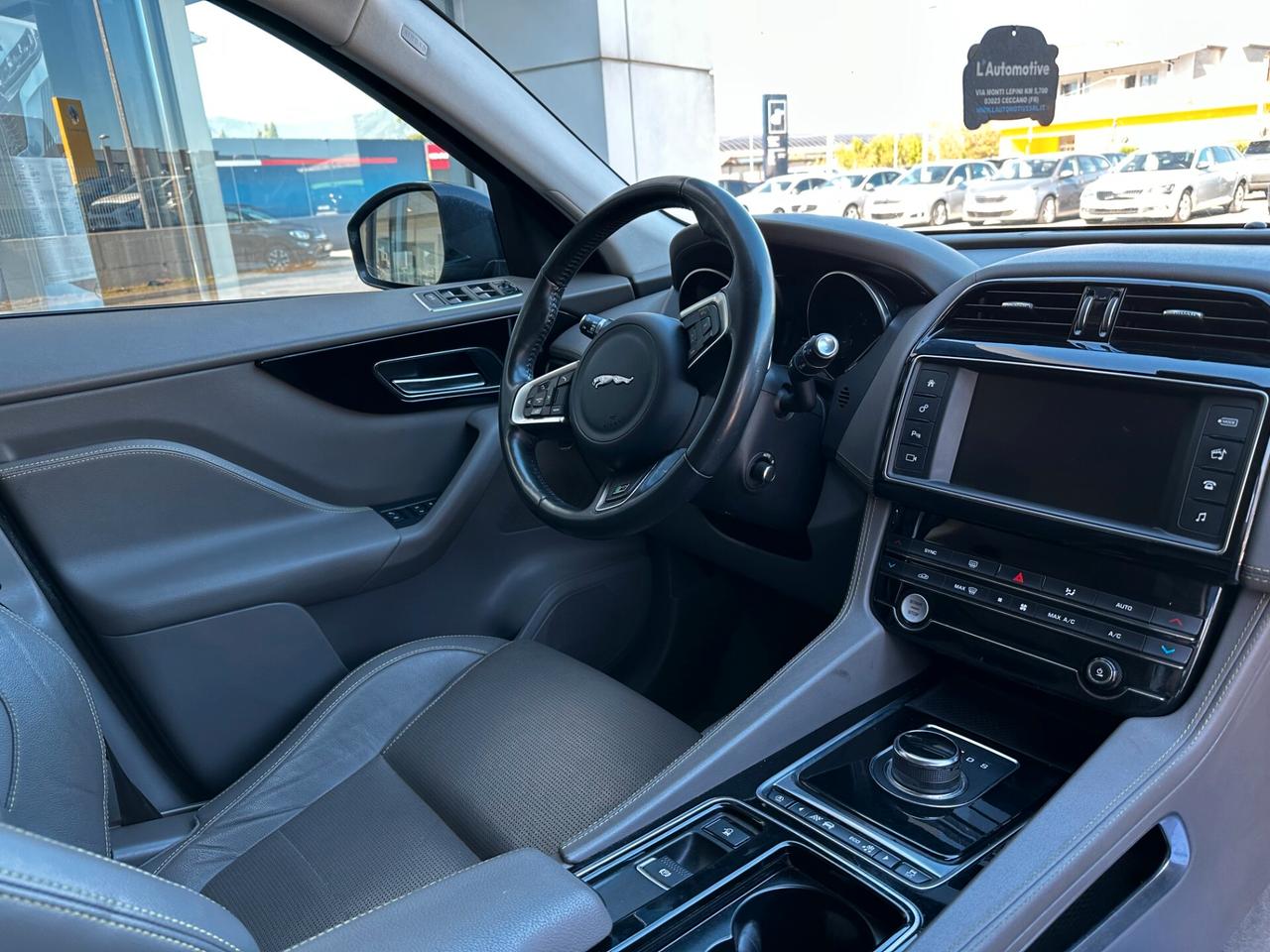Jaguar F-Pace 2.0 D 180 CV AWD Portfolio