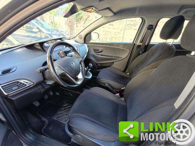 LANCIA Ypsilon 1.2 69 CV 5 porte GPL Ecochic Silver NEOPATENTATI