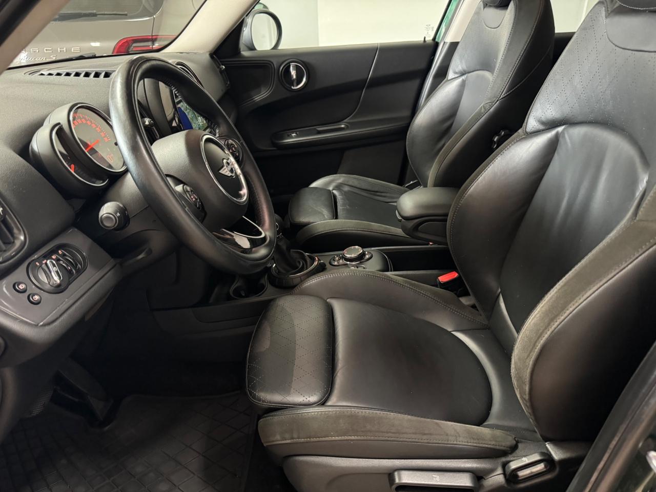 Mini Cooper D Countryman AUTOMATICA BLACK LINE