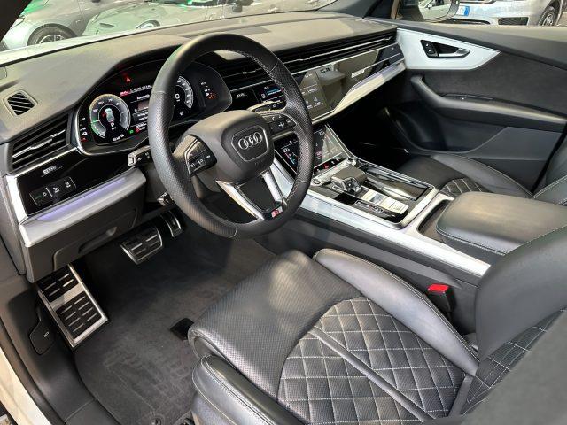 AUDI Q8 55 TFSI e Plug-in quattro S line -22" - B&O - FULL