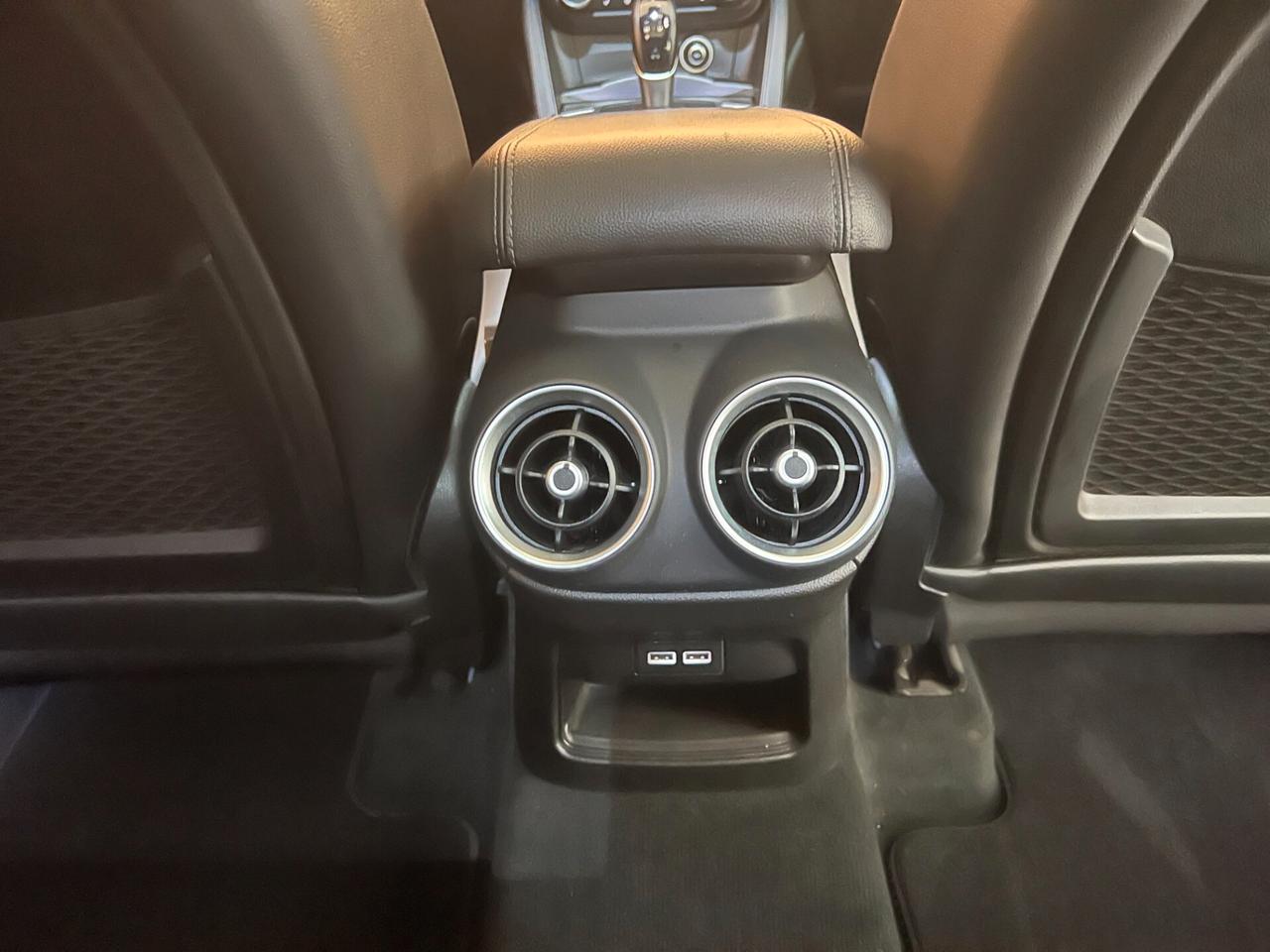 Alfa Romeo Stelvio 2.2 Turbodiesel 180 CV AT8 RWD Business