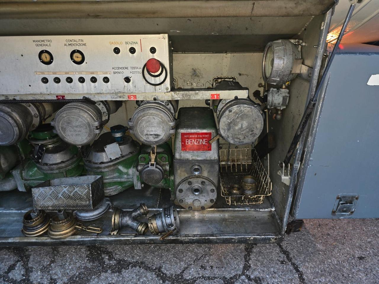 TRATTORE STRADALE RENAULT CON CISTERNA OMT