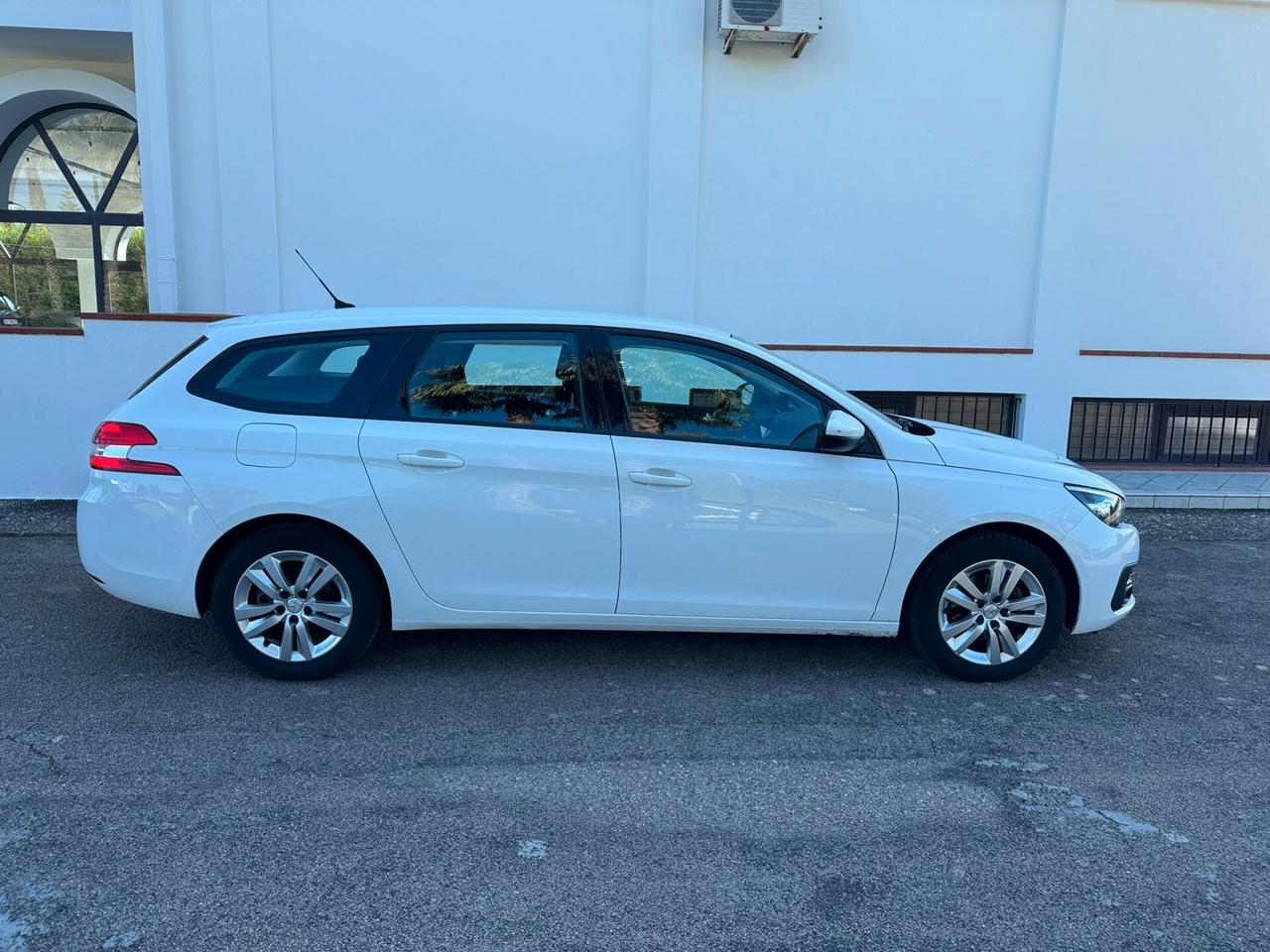 Peugeot 308 HDi AZIENDALE Cambio Automatico