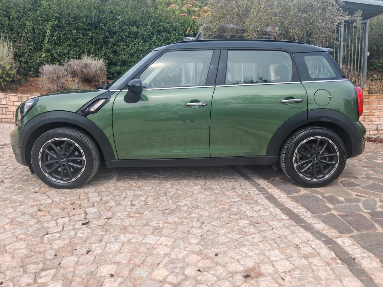 MINI Countryman Cooper SD 2.0 143 CV – Business XL (2016)