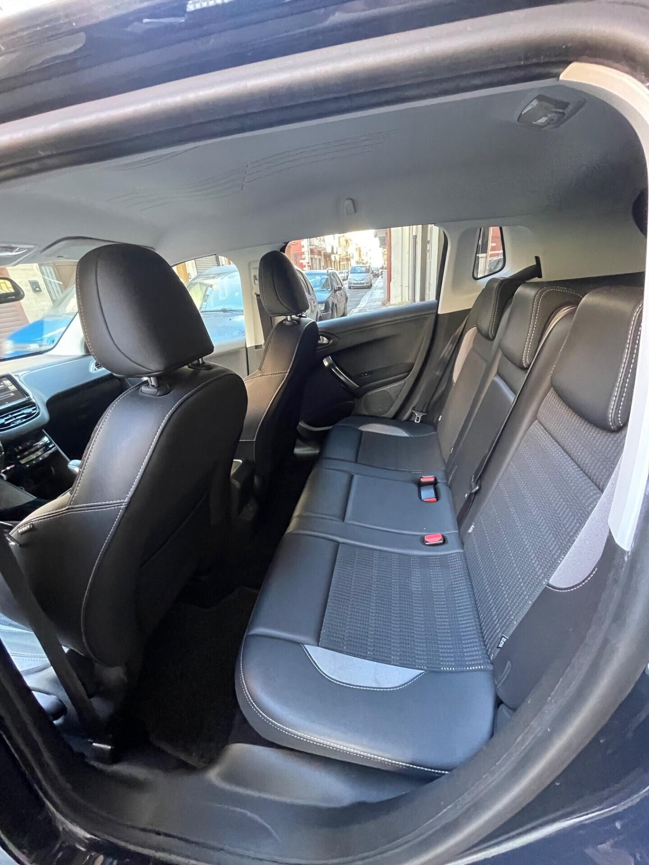 Peugeot 2008 BlueHDi 100 Allure