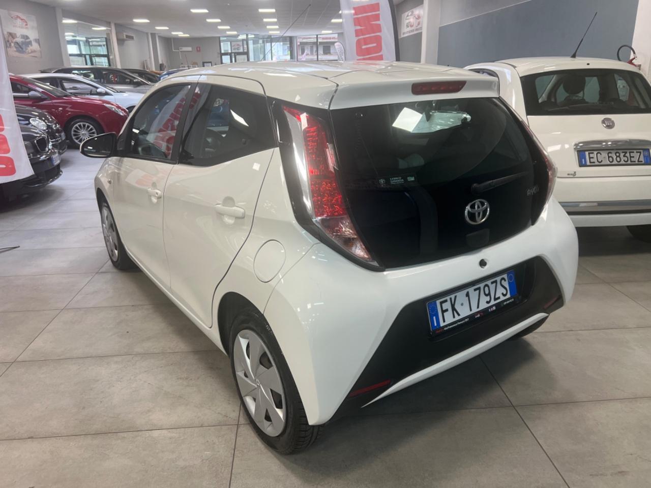 Toyota Aygo 1.0 VVT-i 69 CV 5P. x-black Ok Neopatentati