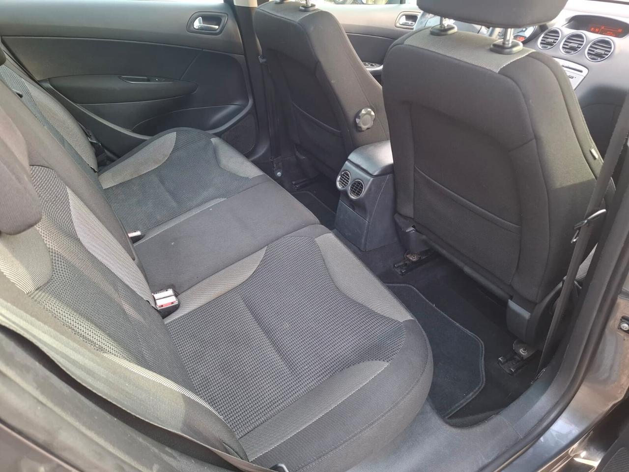 Peugeot 308 1.6 HDi 110CV 5p. Féline (6 Marce)