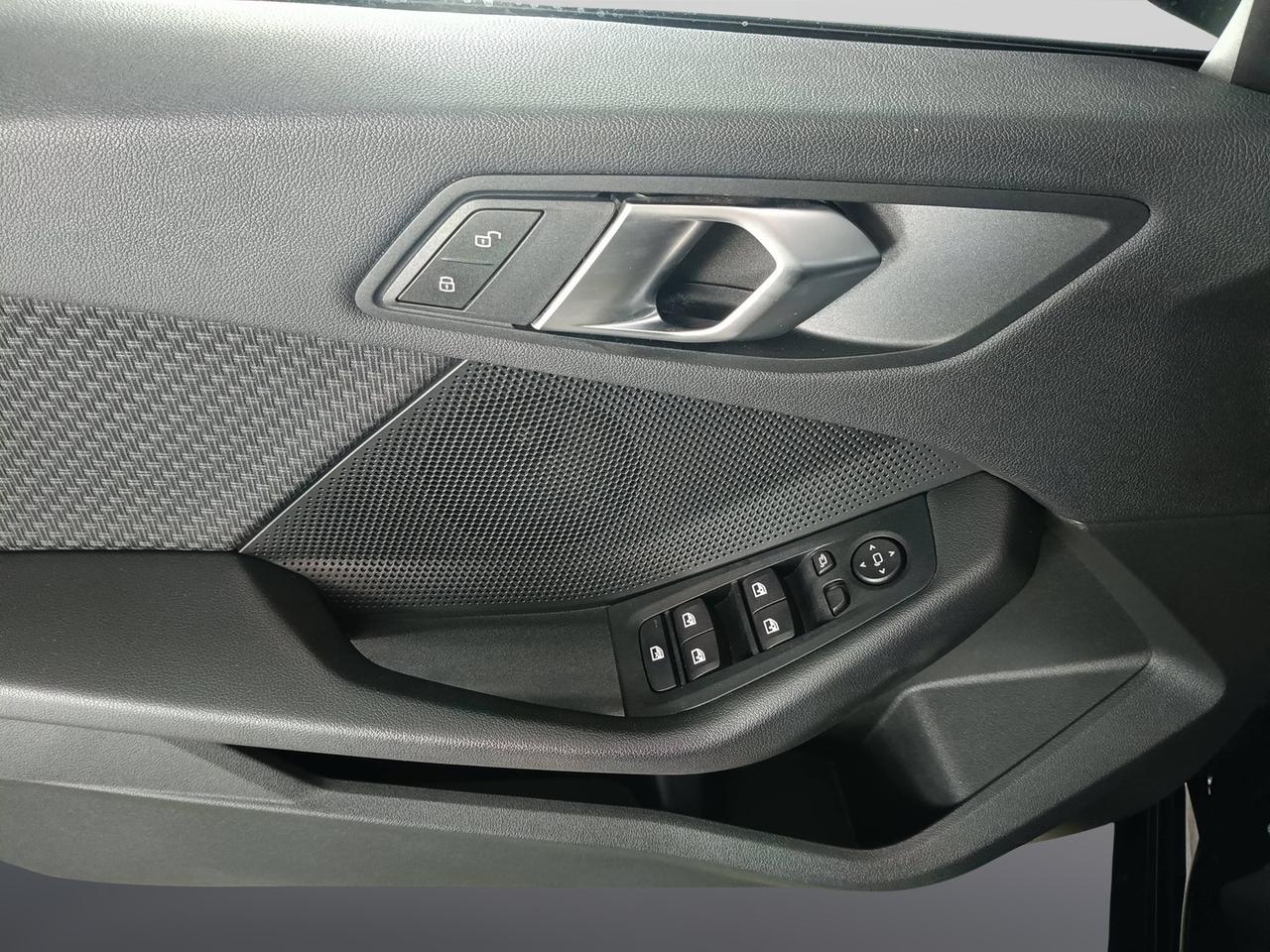 BMW Serie 1 F40 - 116d Business Advantage auto