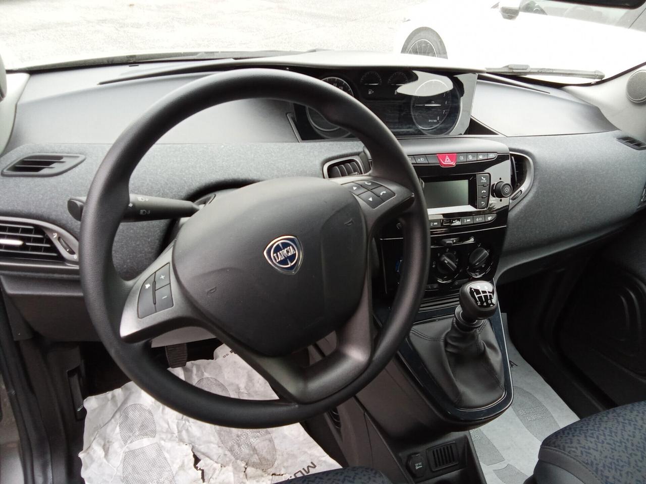 Lancia Ypsilon 1.0 FireFly 5 porte S&S Hybryd Gold