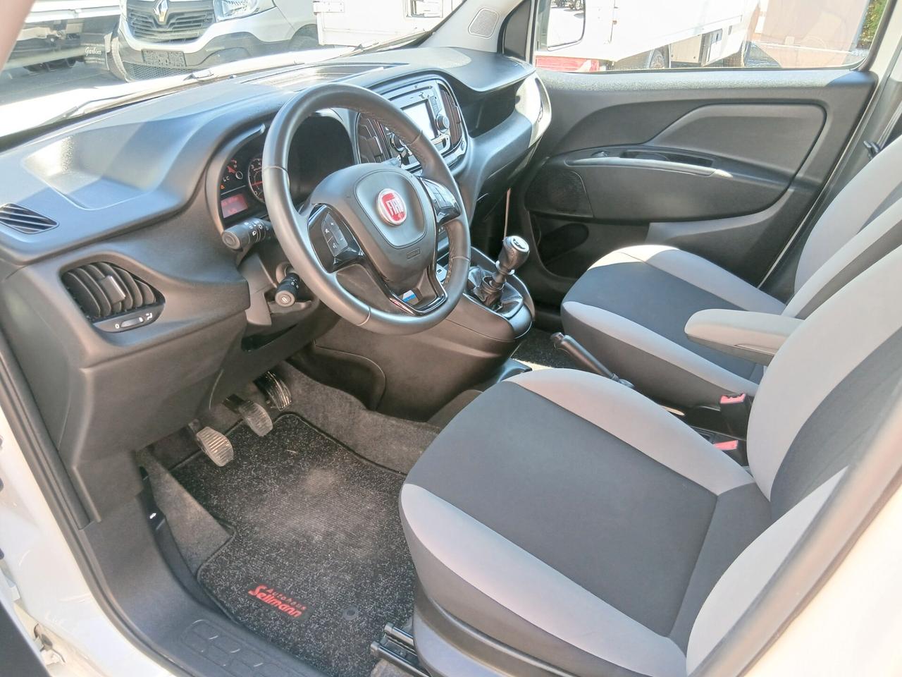 C320 - Fiat Doblò 1.6 Mtj 120cv Maxi Lounge (5 posti)