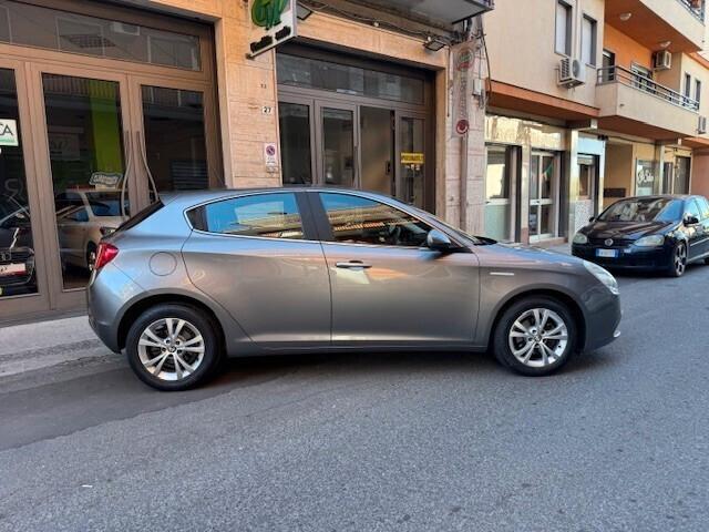 Alfa Romeo Giulietta 1.6 JTDm-2 Distinctive