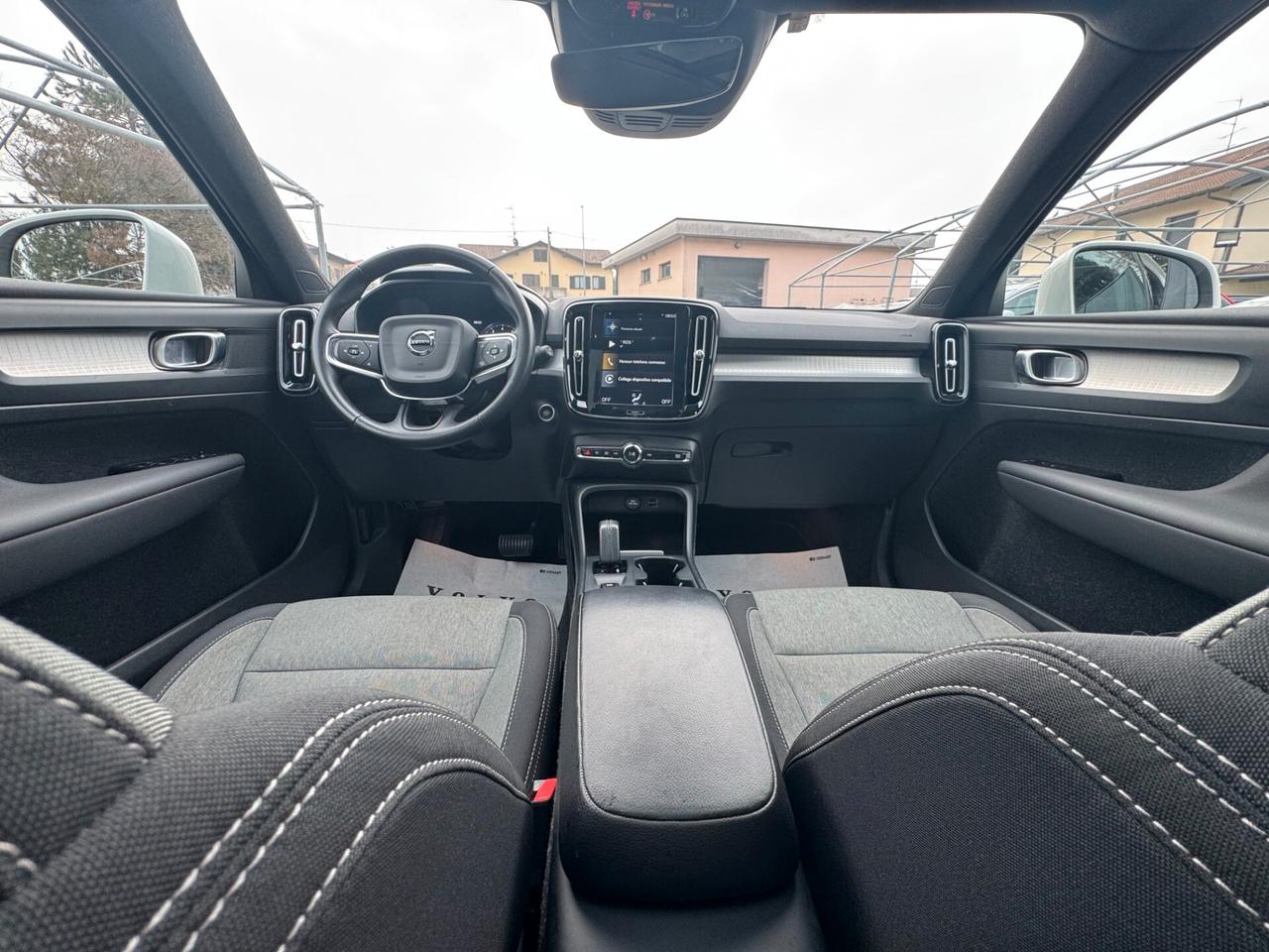 Volvo XC40 T2 Geartronic Momentum Pro