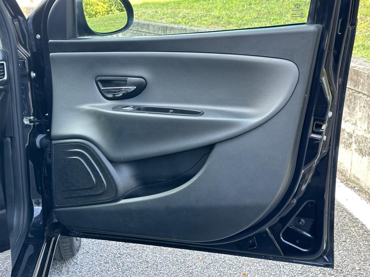 Lancia Ypsilon 1.2 69 CV 5 porte S&S Gold
