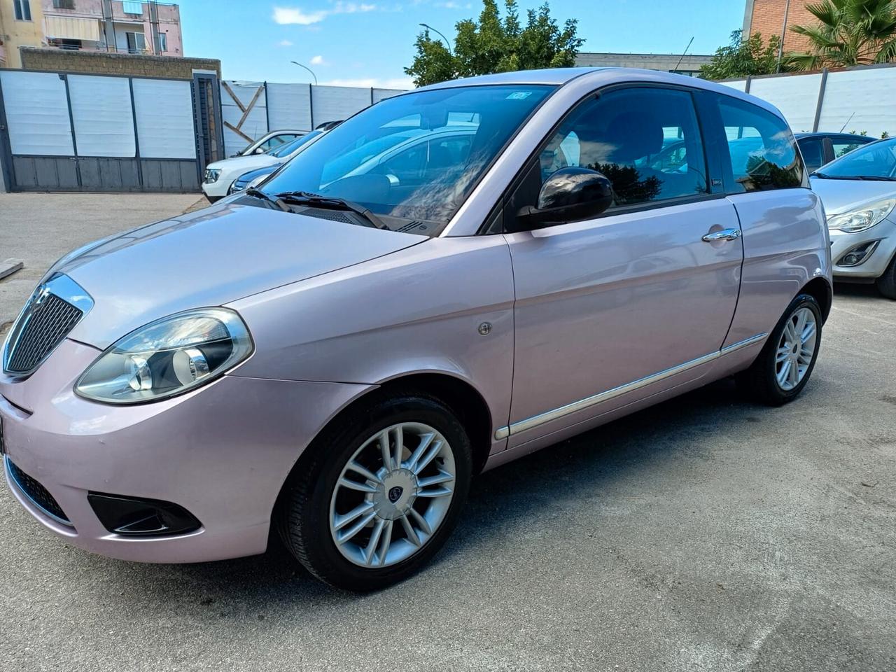 Lancia Ypsilon Unyca GPL - 2011