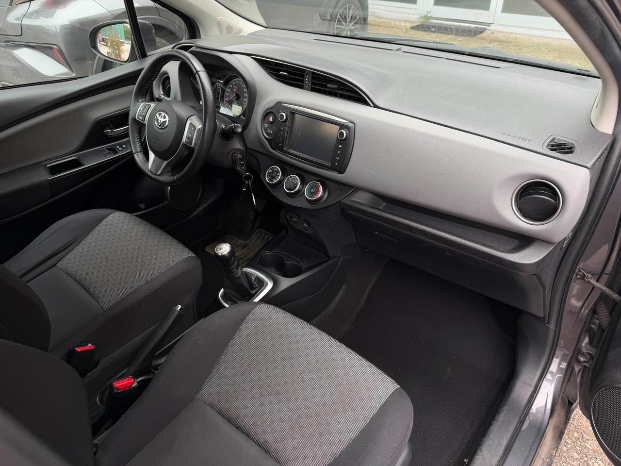 Toyota Yaris 1.0 5 porte Cool NEOPATENTATI