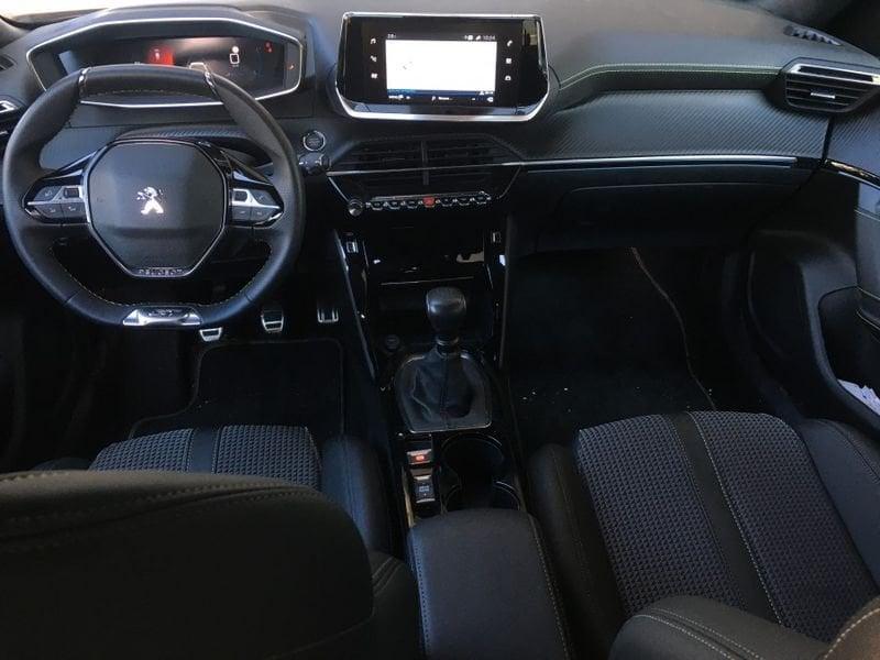 Peugeot 2008 PureTech 130 GT NAVI + CAMERA + 3D