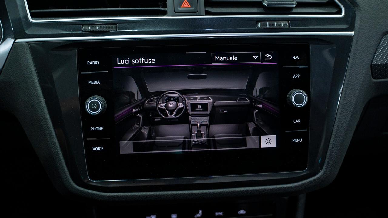 Volkswagen Tiguan 2.0 TDI 200 CV 2 X R LINE DSG 4MOTION SCR TETTO VIRTUAL CKT PACK LUCI XENO FULL OP