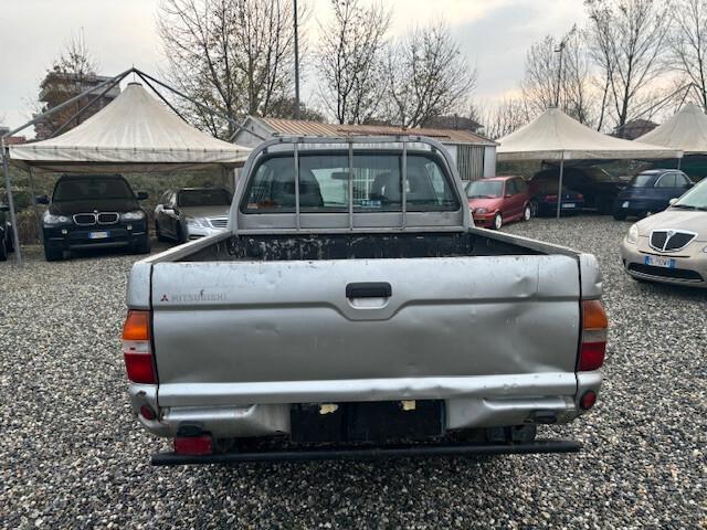 Mitsubishi L200 2.5 TDI 4WD Club Cab Pick-up GLS