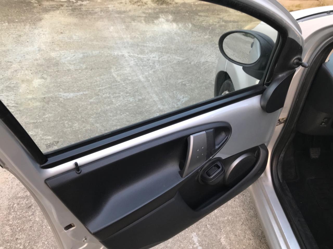 Toyota Aygo 1.0 12V VVT-i 5 porte Active Connect