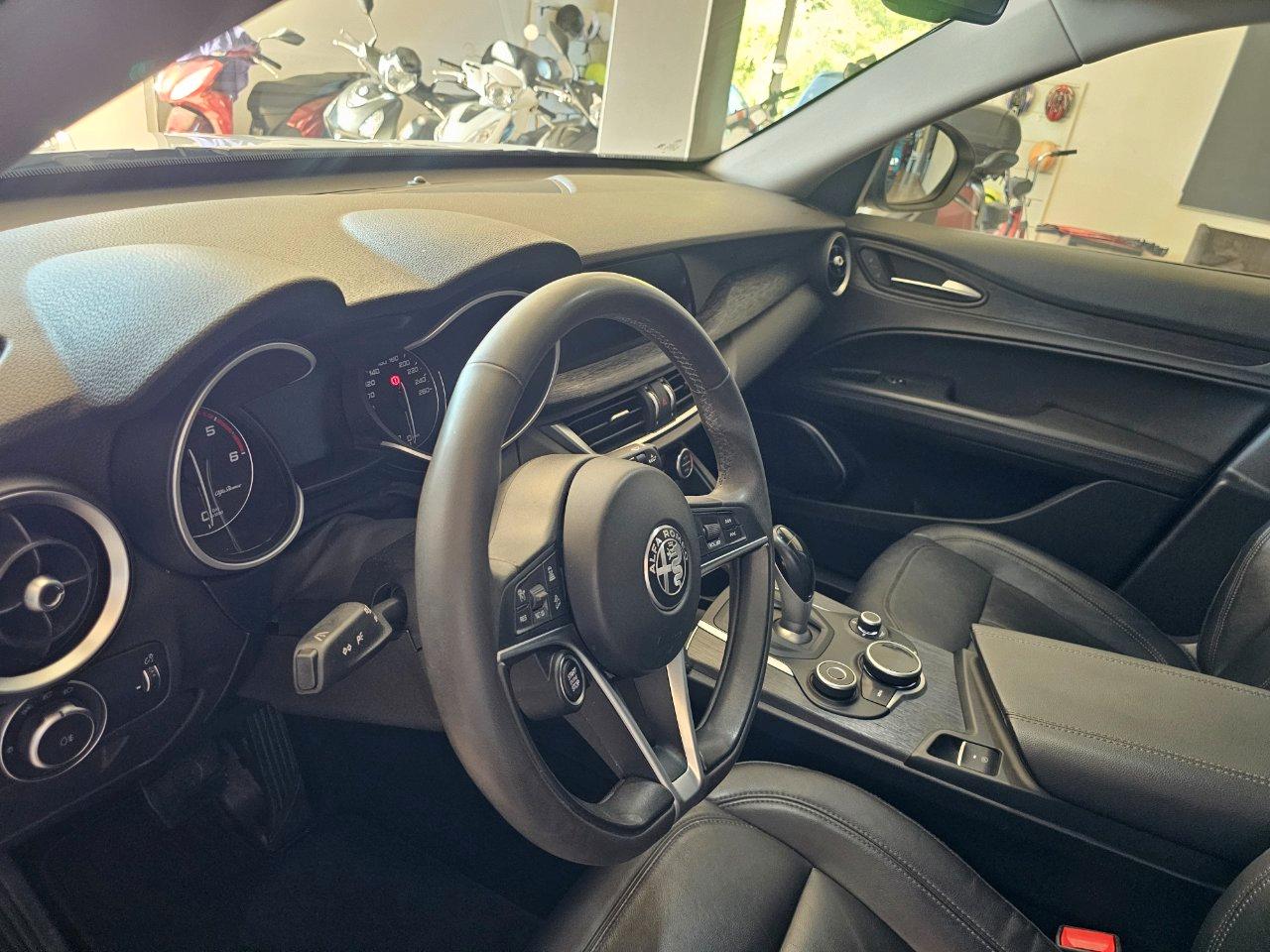 Alfa Romeo Stelvio 2.2 t Sport Tech rwd 160cv auto